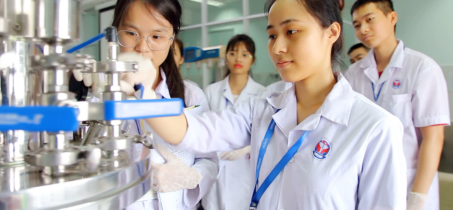 Chọn giảng viên hướng dẫn dự án học thuật